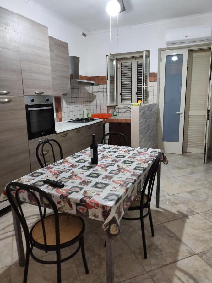 Casa Vacanza Villa Teresa Dix Torre Lapillo Eksteriør billede