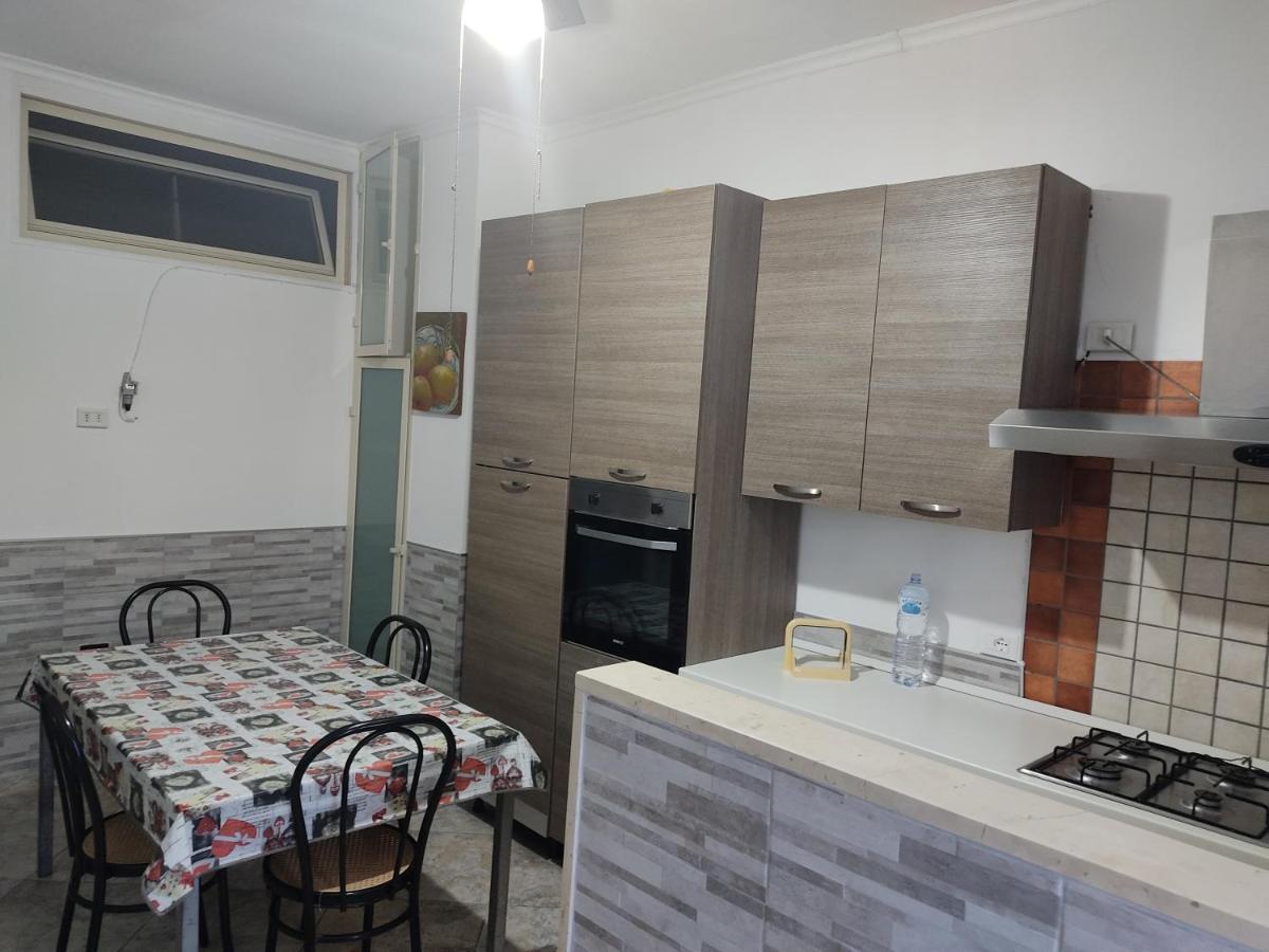 Casa Vacanza Villa Teresa Dix Torre Lapillo Eksteriør billede
